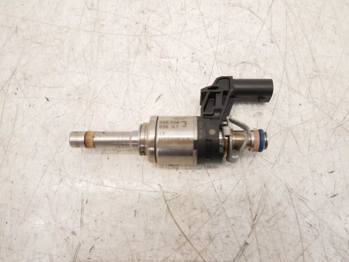 Inyector boquilla de inyección Seat Volkswagen Audi Ibiza A3 1.0 TSI DKRF DKR 04E906036AT
