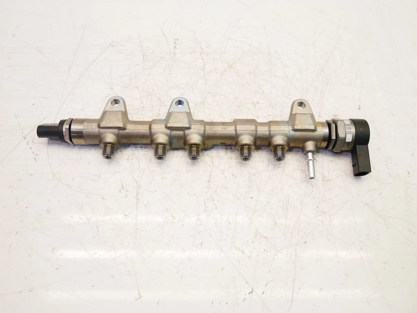 Rampa inyectora BMW 2,0 20 d xDrive B47D20A B47 0445214315 8514154