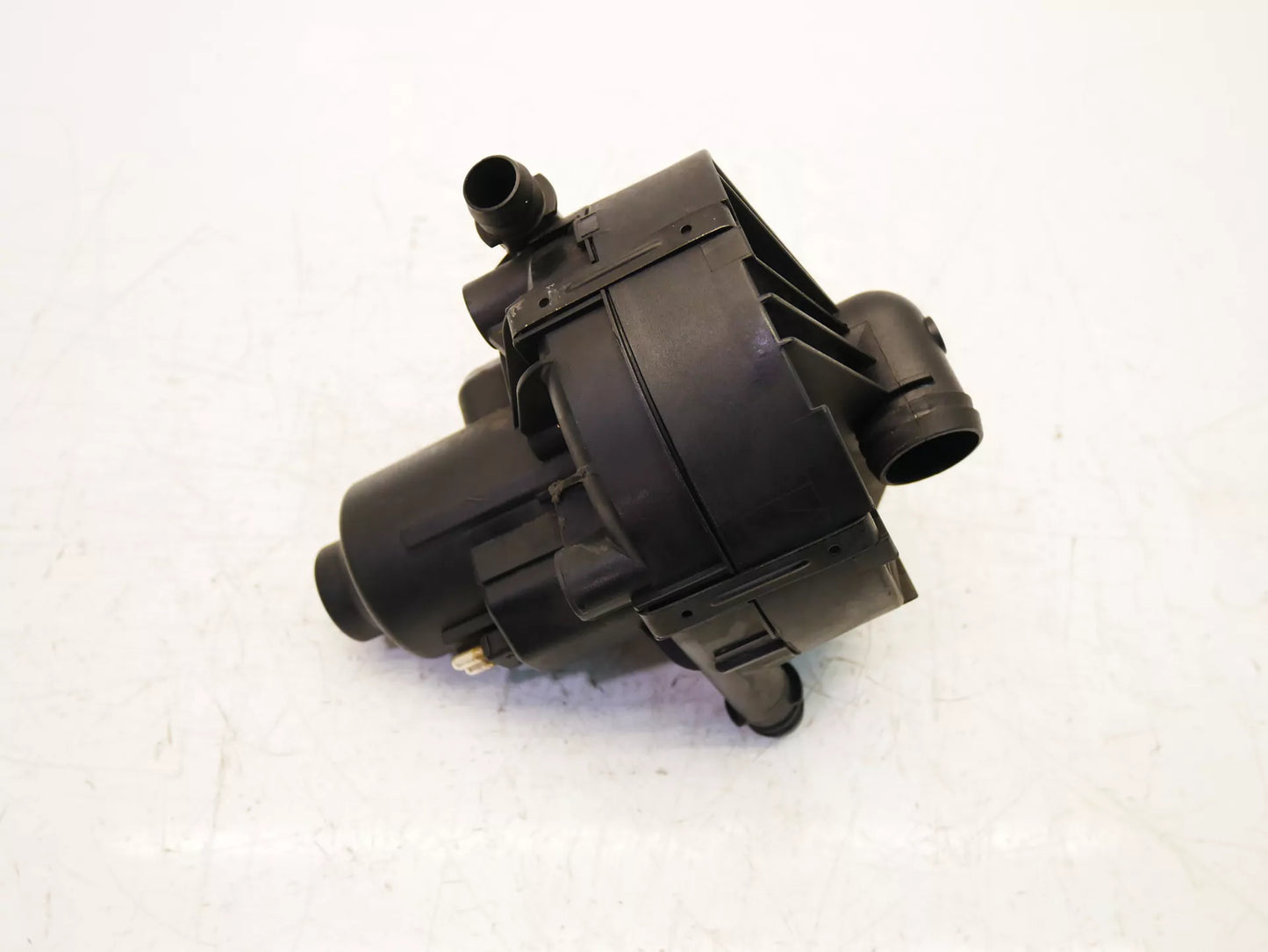 Bomba de aire secundario Mercedes-Benz 4,7 4-matic M 273.923 A0001405185