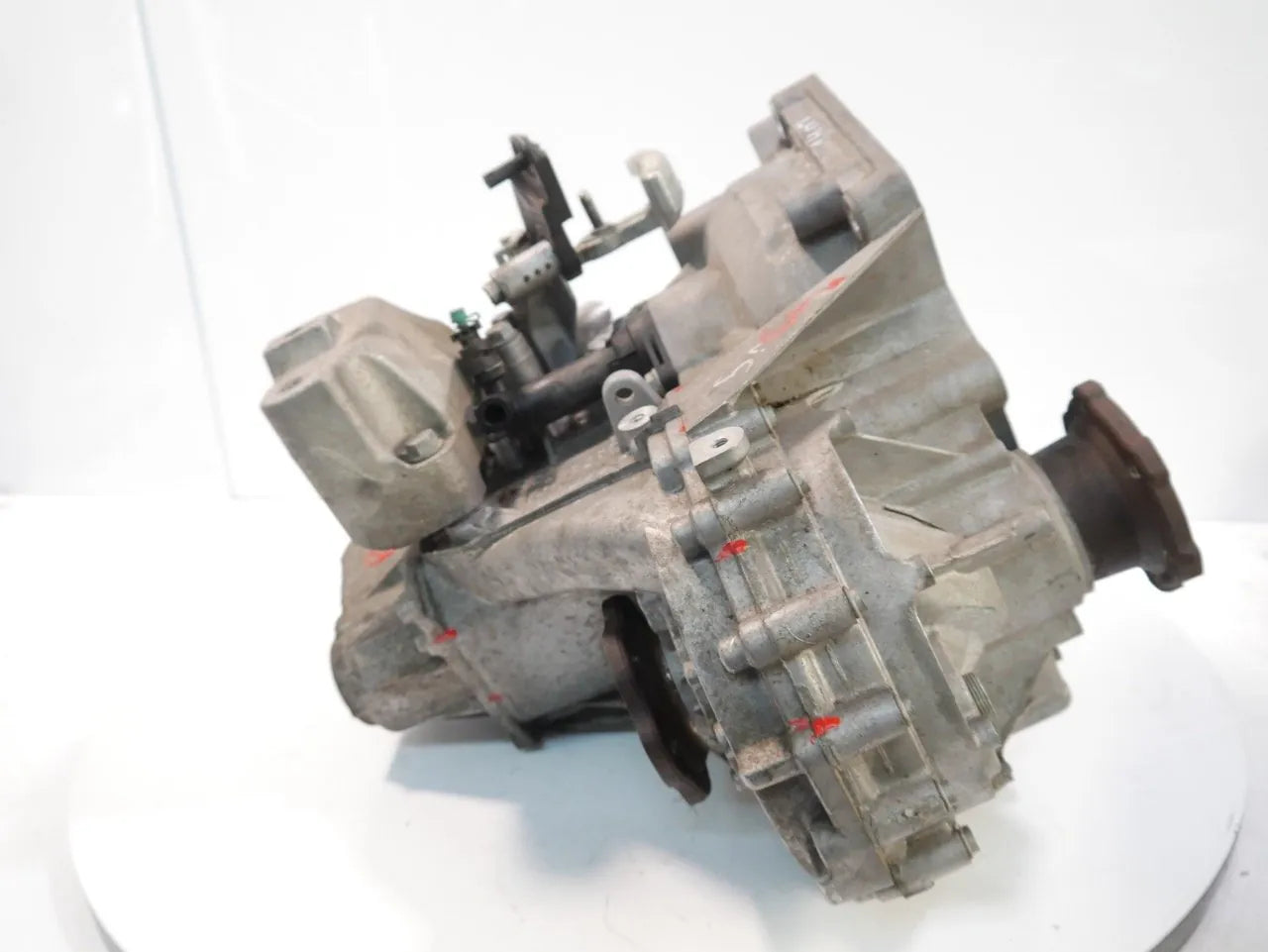 Caja de cambios Caja de cambios manual Audi A1 1.0 30 TFSI DLAA DLA UHC 6 velocidades 0AJ300043T