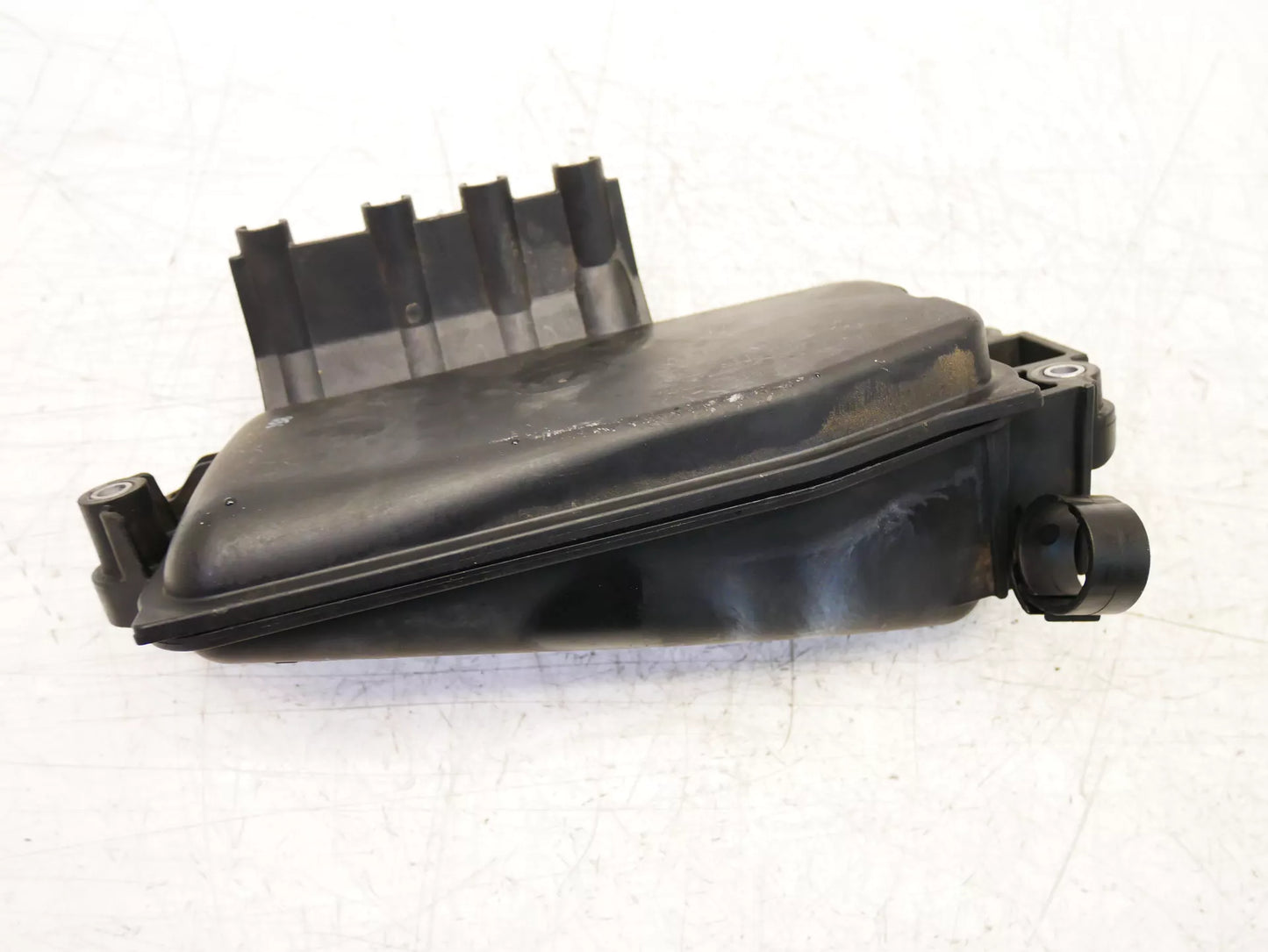 Caja del filtro de aire Mercedes-Benz 2,2 CDI OM651.911 651.911 A6510700568
