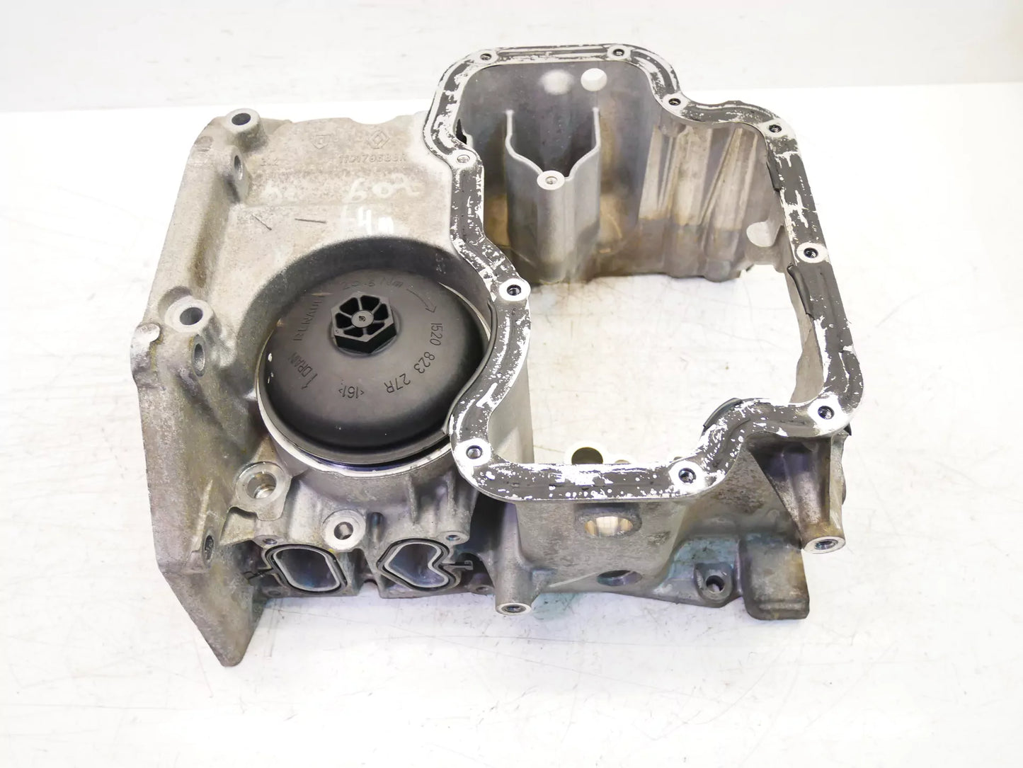 La Parte Superior Del Cárter De Aceite Renault 0,9 TCE 90 H4BT408 H4B 110179688R