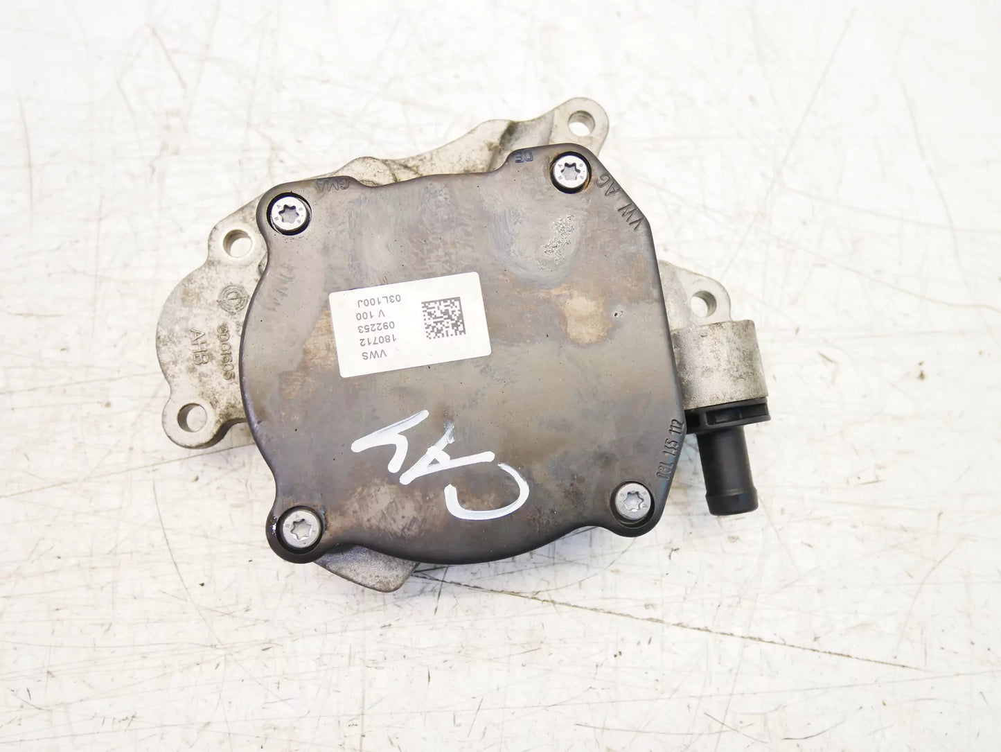 Bomba de vacío Volkswagen Volkswagen 1,6 TDI Diesel CAYC CAY 03L145207