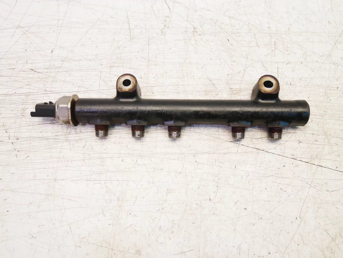 Rampa inyectora Volvo 1,6 D2 D4162T 9685297580