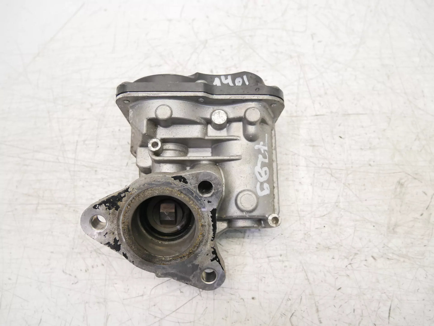 Válvula EGR Mercedes-Benz Clase A W176 1.5 CDI K9K451 OM607.951 H8201143495R