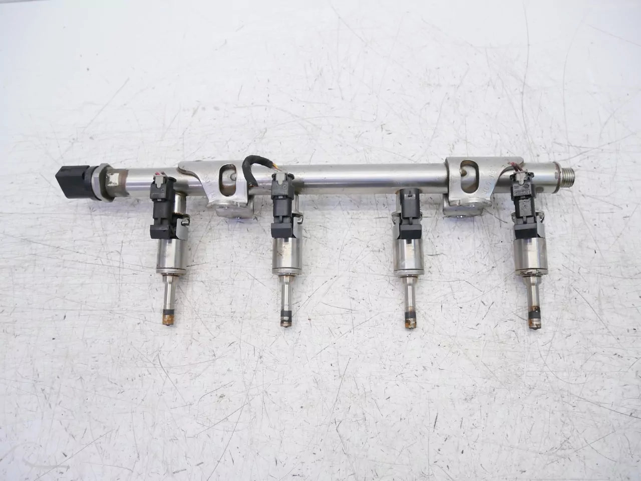 Rampa de inyectores Audi Seat Skoda Volkswagen 1,4 TSI gasolina CZEA CZE 04E133320D