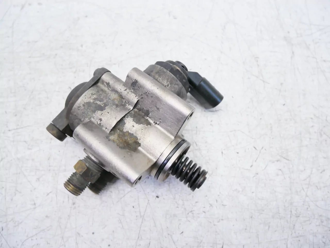 Bomba de combustible Audi 3,2 FSI V6 BKH 06E025G