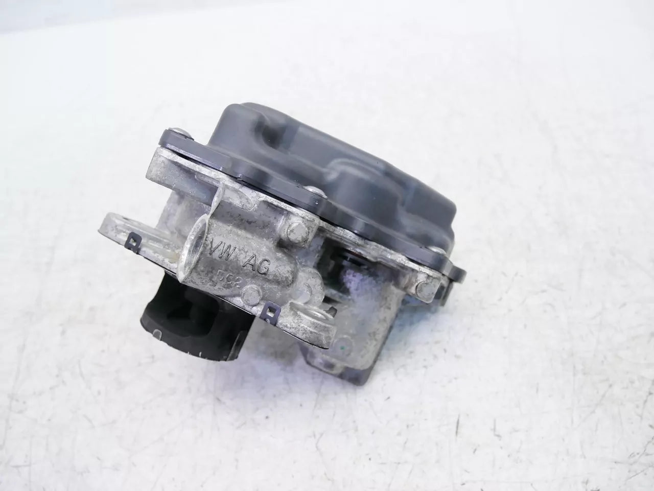 Válvula EGR Audi 2,0 TDI Diesel DETA 04L131501S