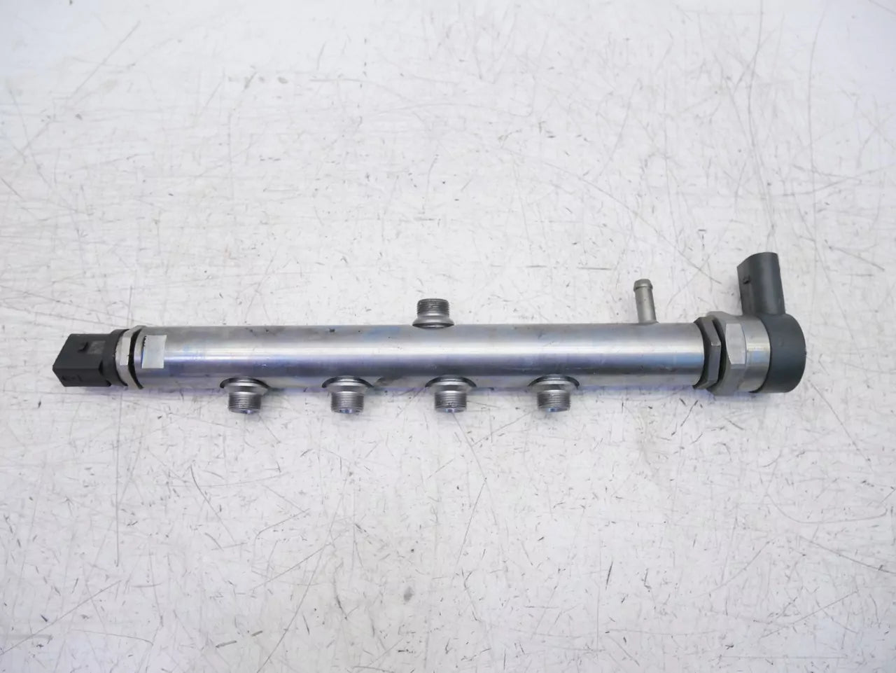 Rampa inyectora Mercedes-Benz 2,0 CDI 220 d OM654.920 654.920 A6540700095