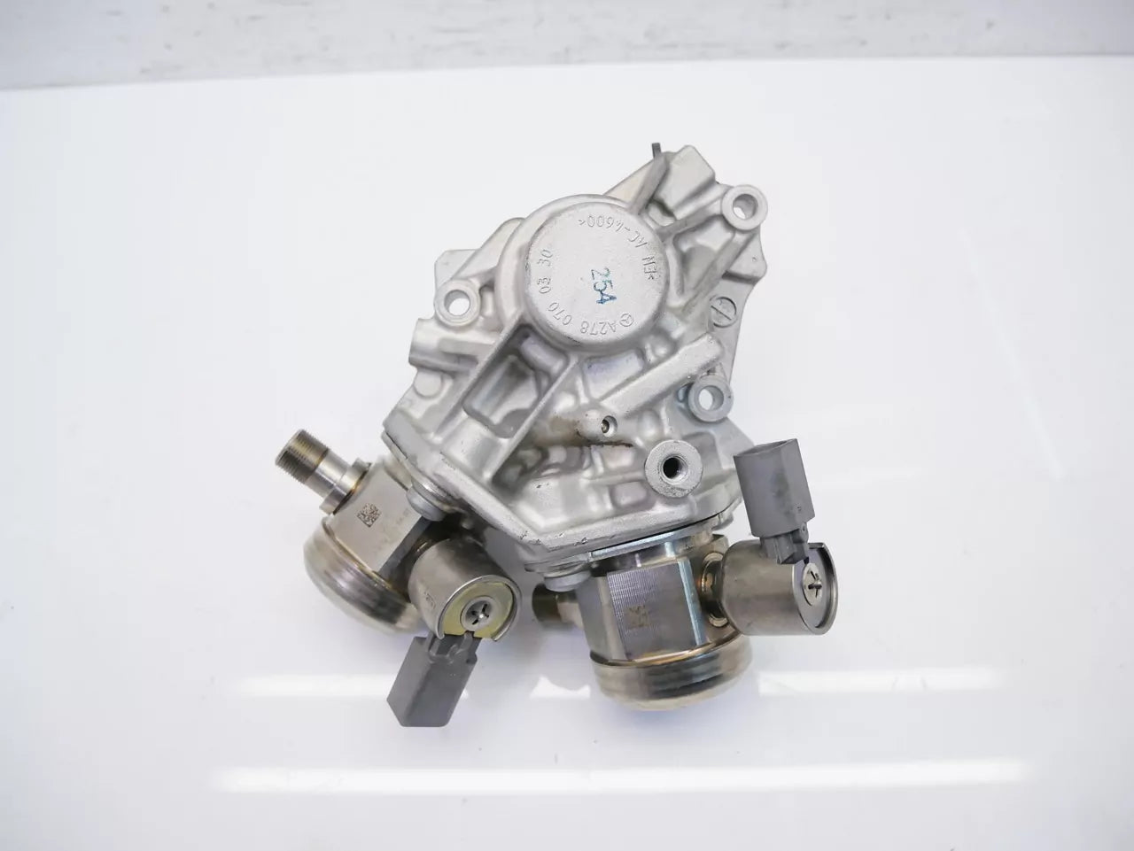 Bomba de alta presión Mercedes-Benz CLS C218 X218 4.7 V8 278.922 A2780700330