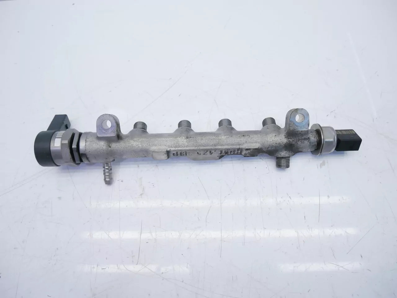 Rampa inyectora Audi Seat Skoda Volkswagen 1,6 TDI CLHA 04L089B