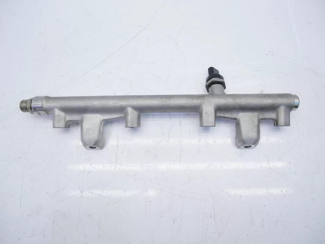 Rampa de inyectores Audi Volkswagen Cupra 2,0 40 TFSI DNNA DNN 06N133317A