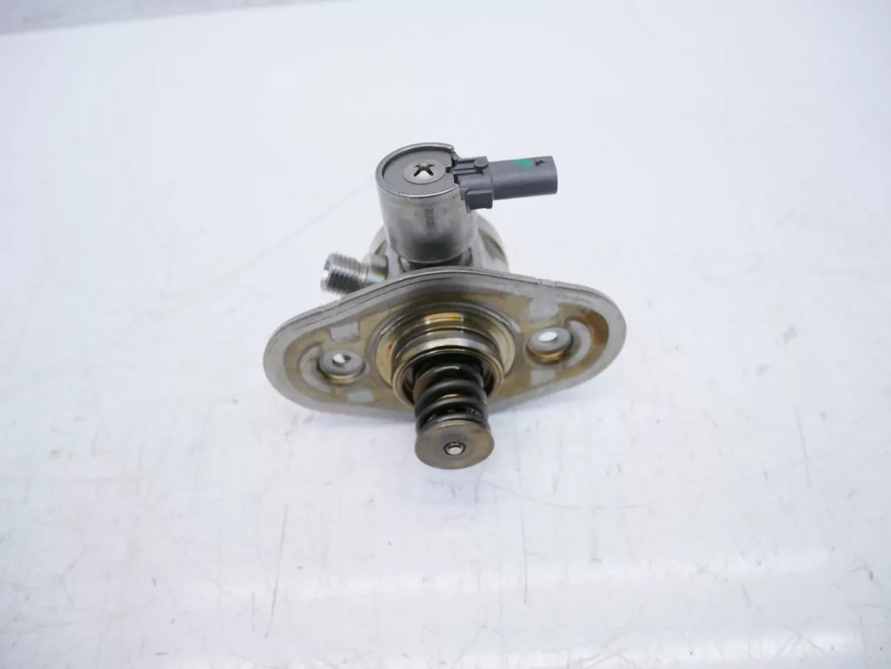 Bomba de combustible BMW 2,0 gasolina 328i N26B20A N26 8604229