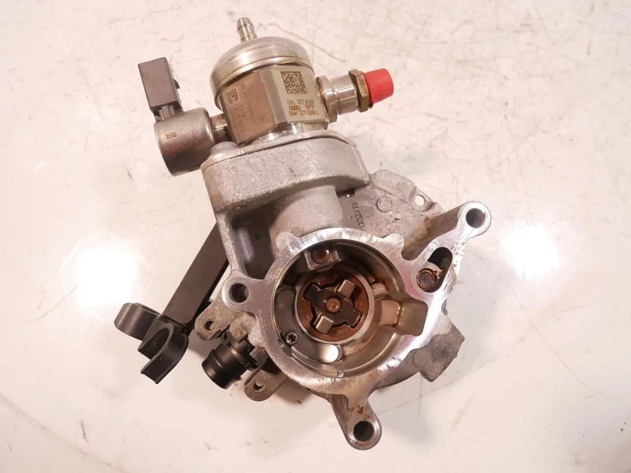 Bomba de combustible Audi Porsche 2,0 TFSI DKNA DKN 06K145100AE