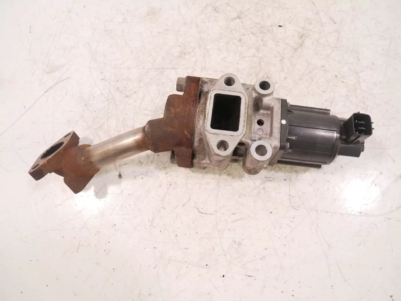 Válvula EGR Mitsubishi 2,5 DI-D 4WD 4D56T 4D56 T 4D56-HP 1582A483