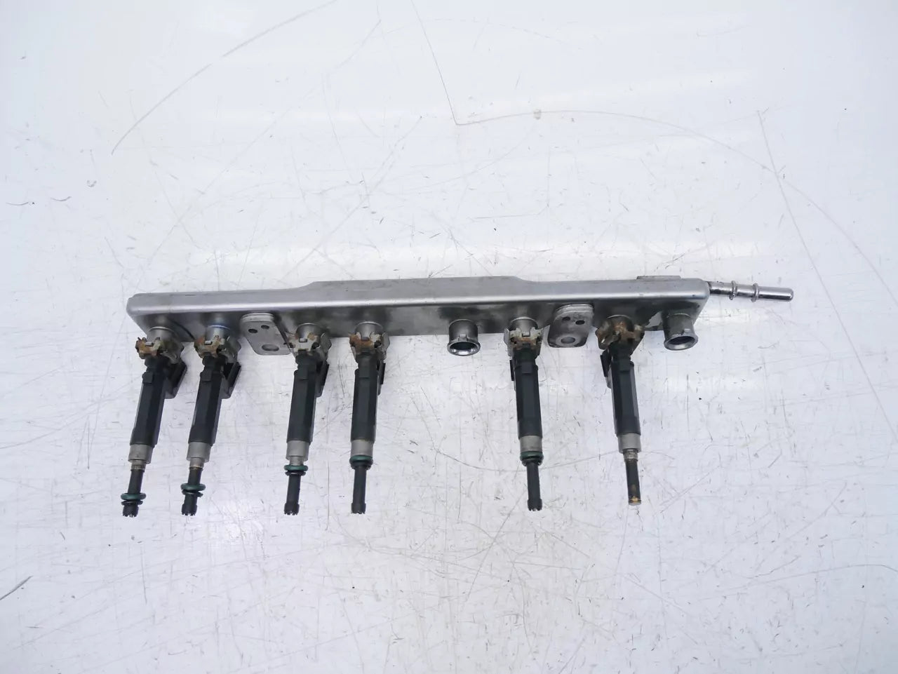 Rampa de inyectores Nissan 1,6 gasolina HR16DE HR16 DE