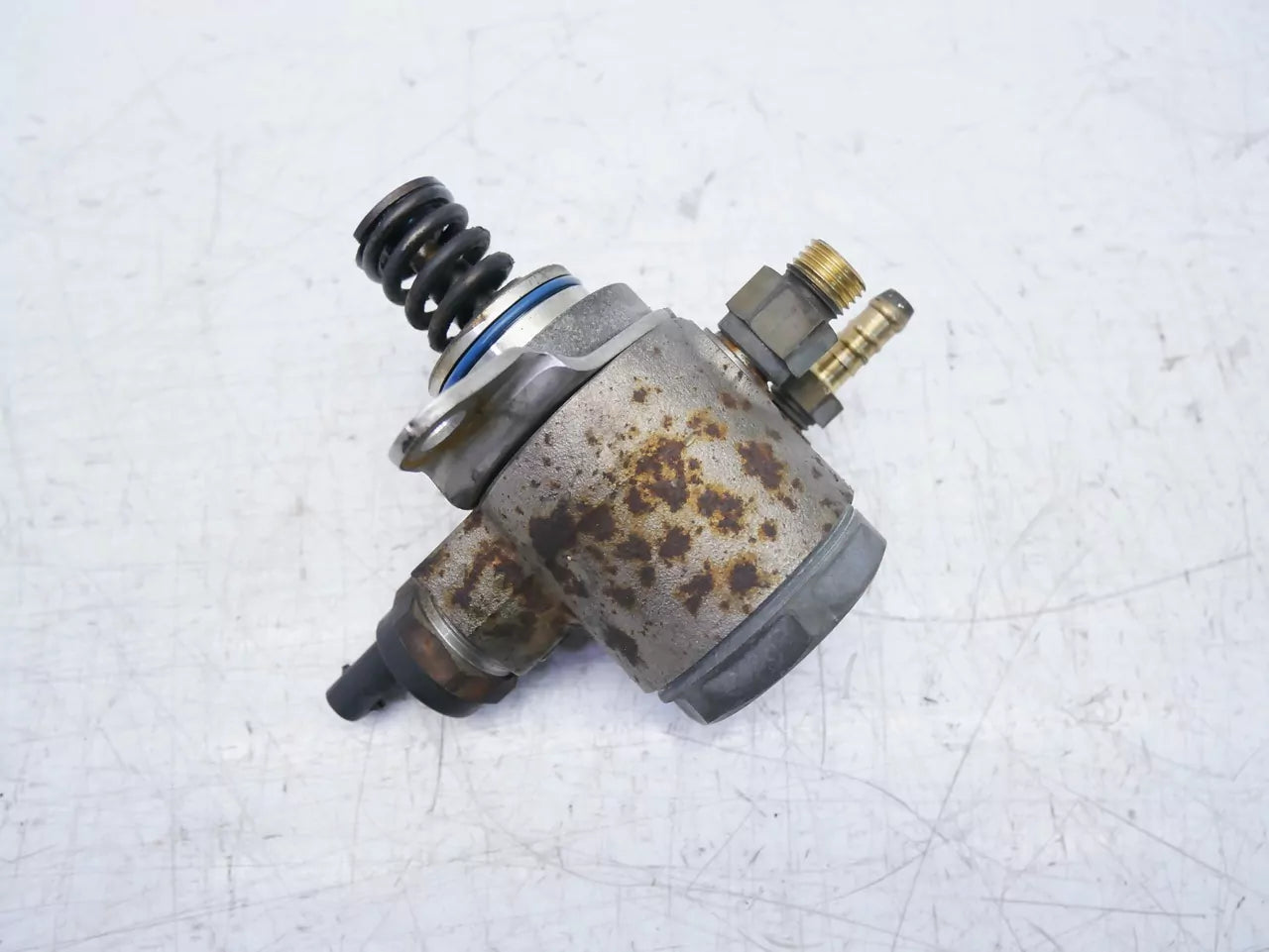 Bomba de combustible Audi Seat Skoda Volkswagen 1,2 TSI CBZ CBZA CBZB 03C127026J