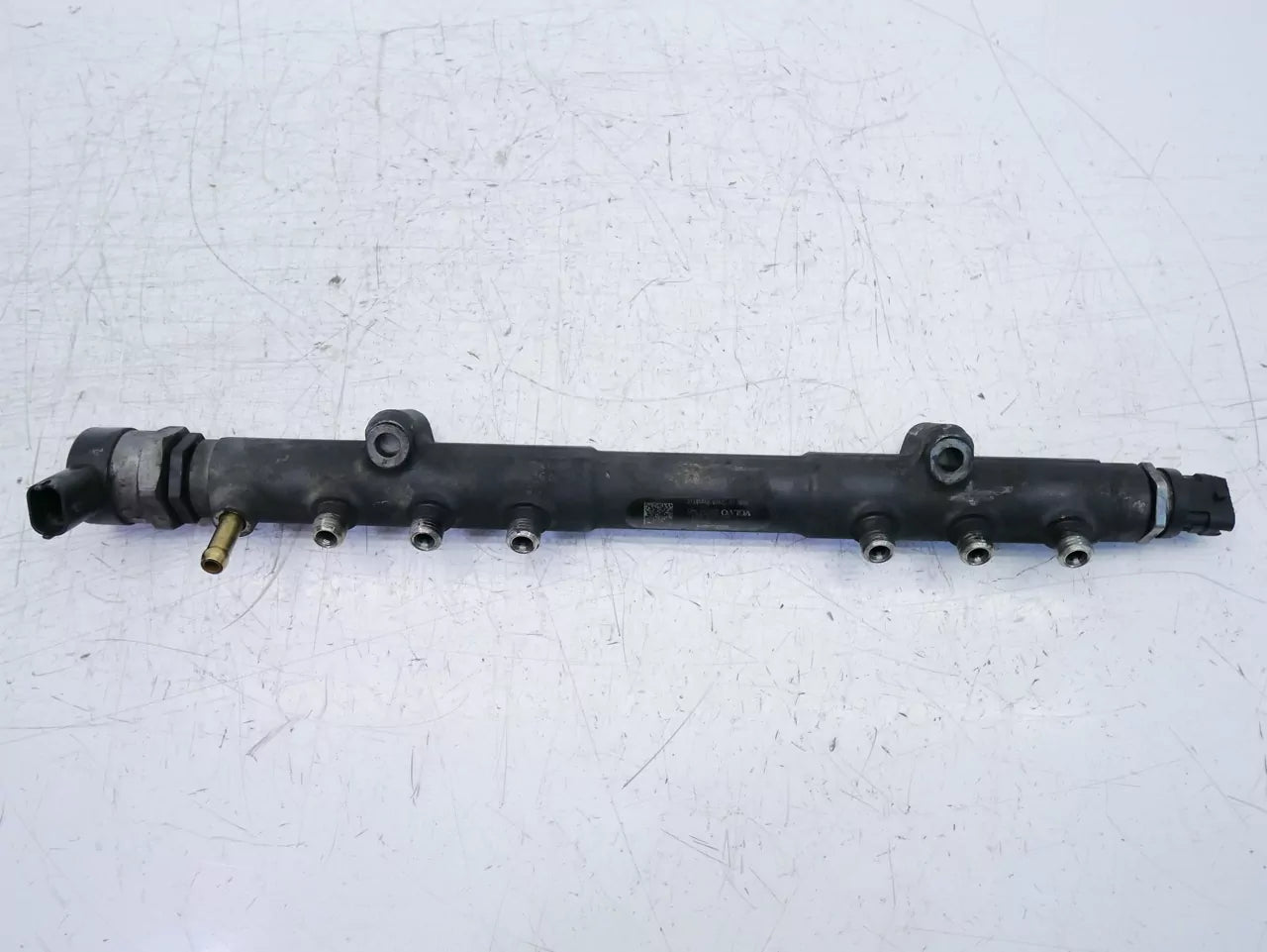 Rampa de inyectores Volvo 2,4 D5 AWD D5244T4 30757146