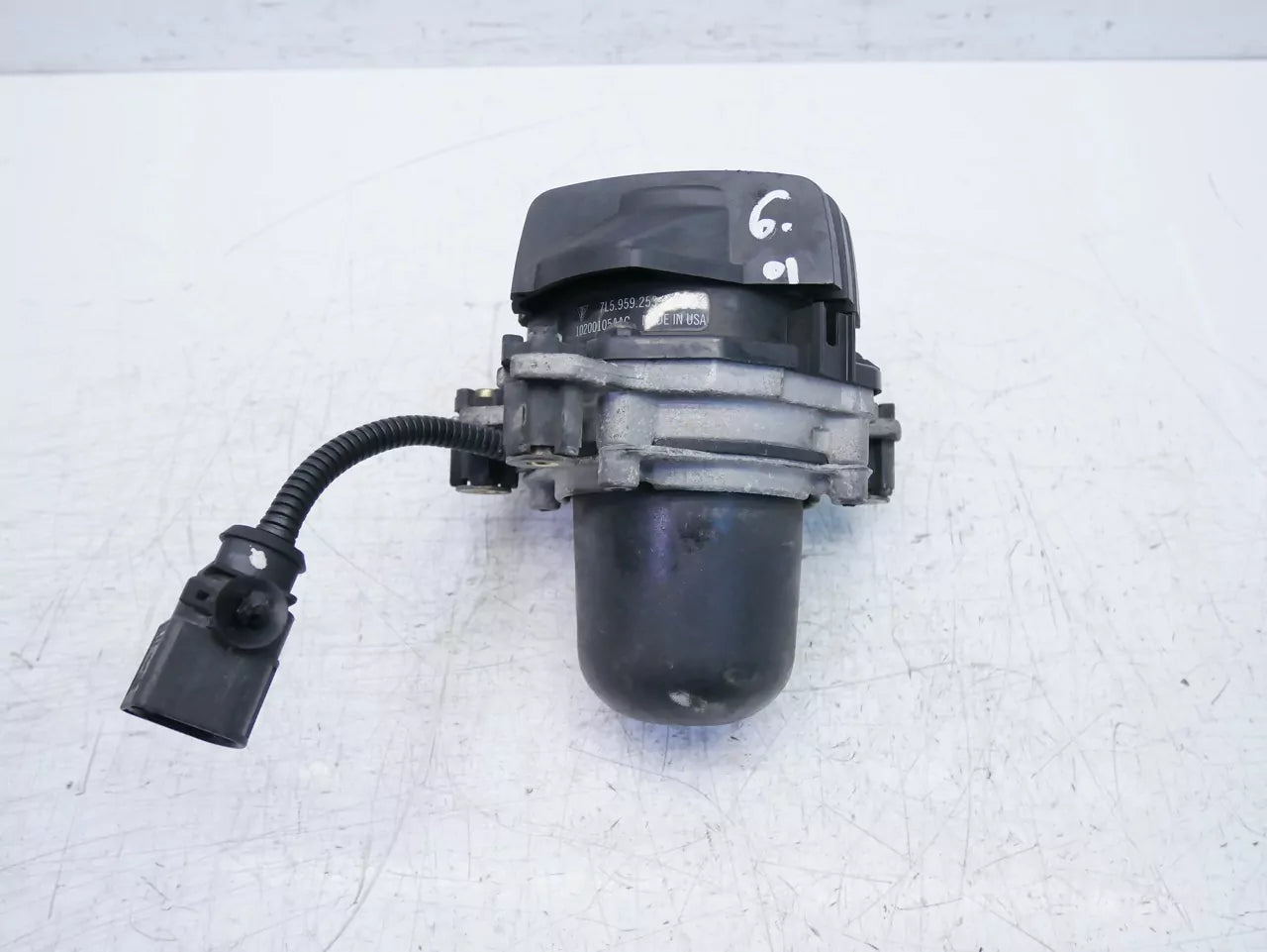 Bomba de aire secundario Porsche 4,5 S V8 M48.00 M 48.00 7L5959253B