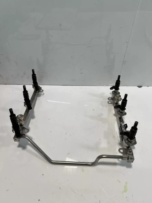 Rampa de inyectores Mercedes-Benz 3,5 V6 E 350 M272.977 272.977 A2720700995