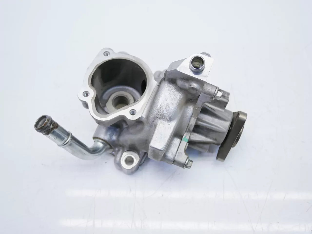 Bomba de agua Ford Mustang 2.3 EcoBoost N48H EJ7E-8B516-DA