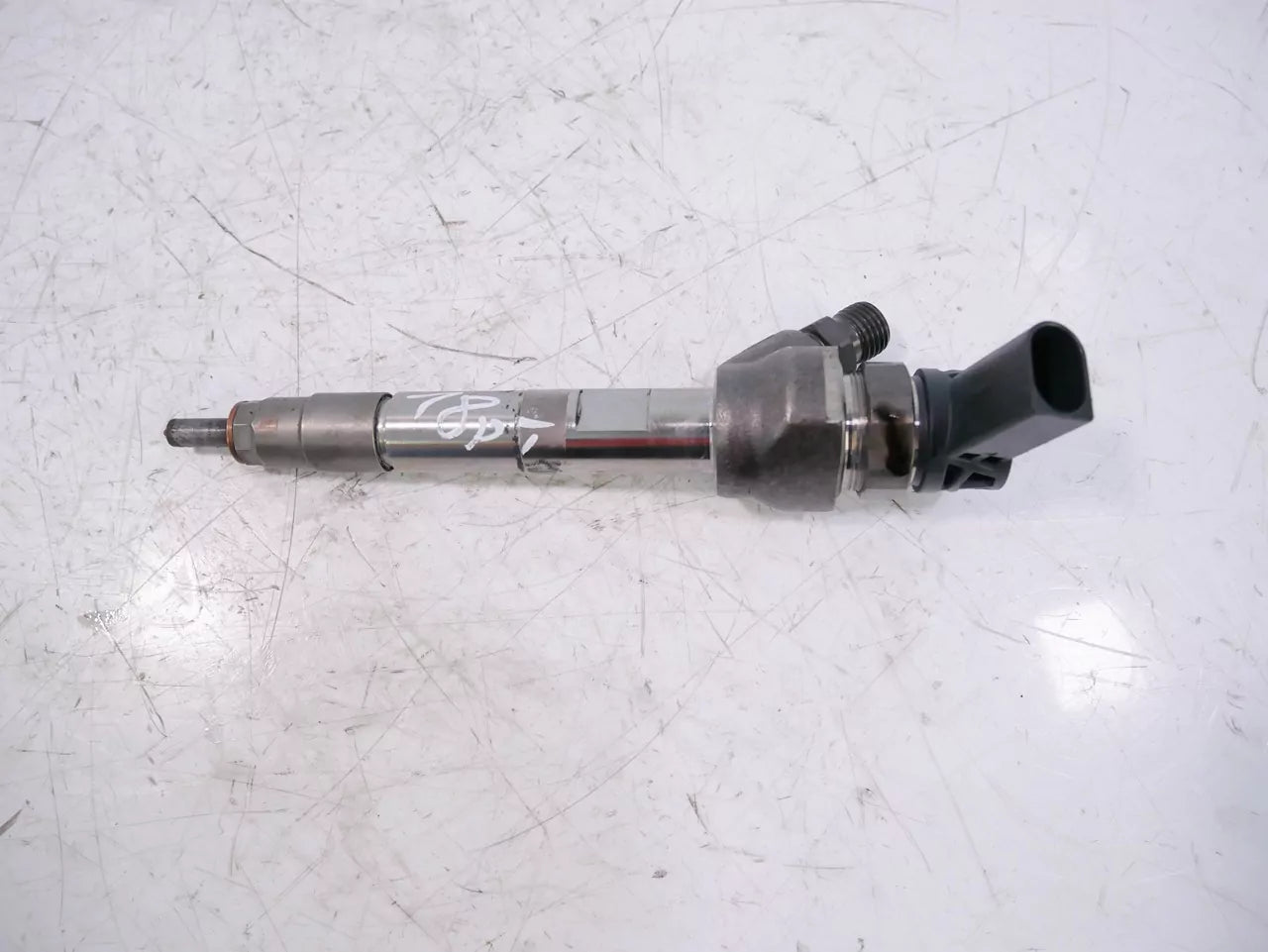 Inyector Boquilla de inyección BMW 2,0 520 d 520d B47D20A B47 8514148