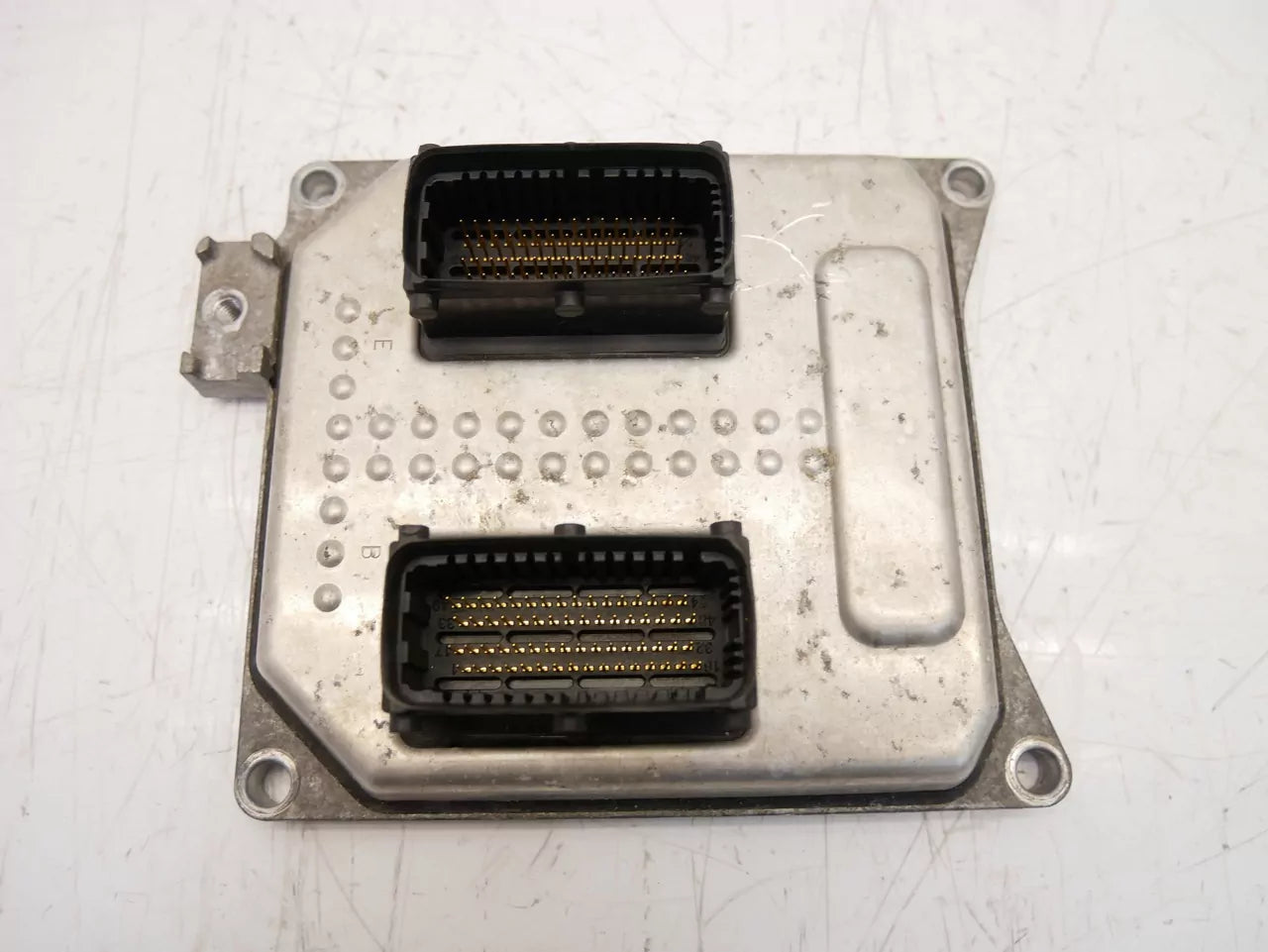 Unidad de control Opel Astra Signum Vectra Zafira 1.8 Z18XER 2H0 55564081