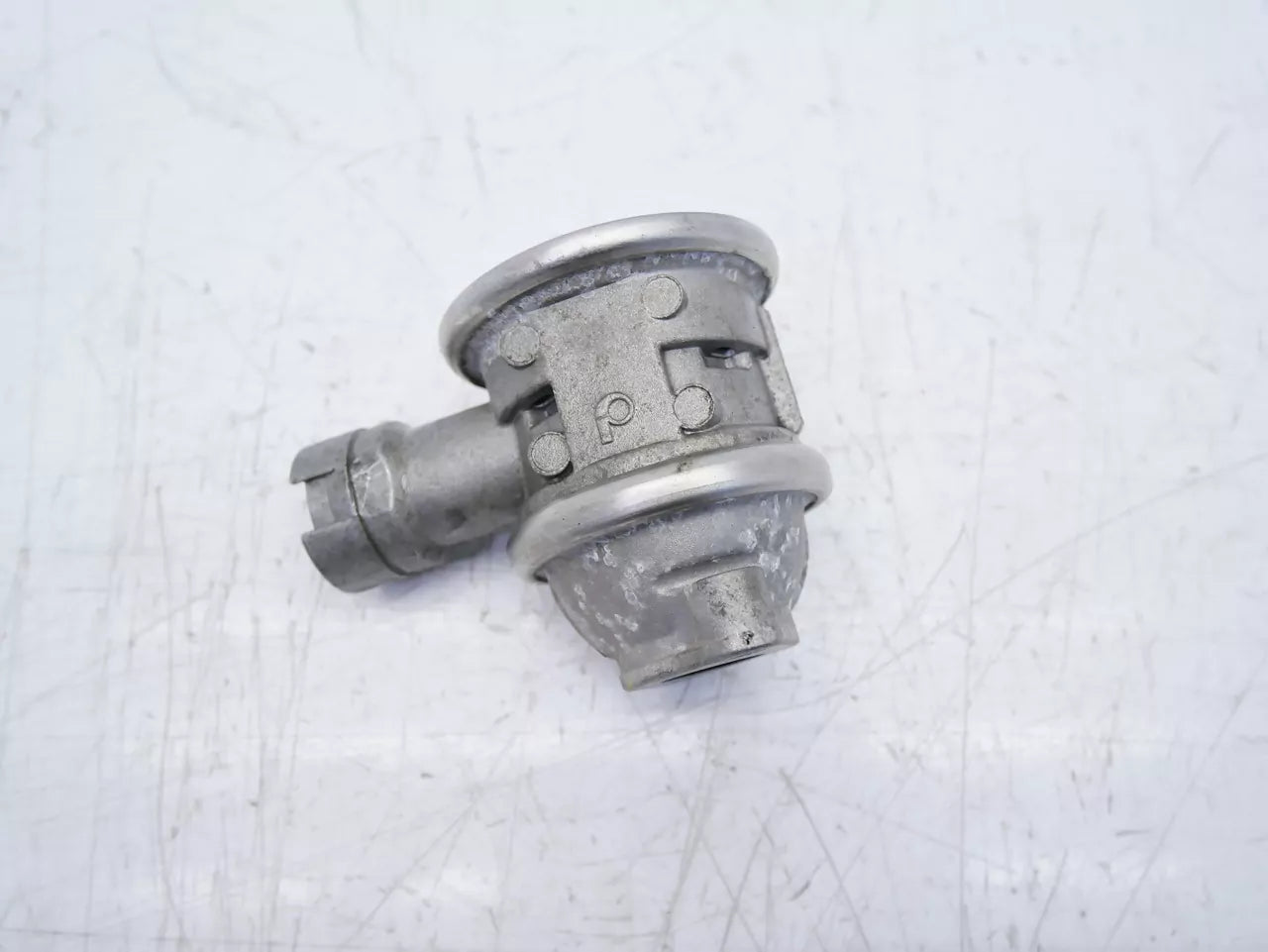 Válvula EGR Audi 4,2 V8 CAUA CAU 079131102A