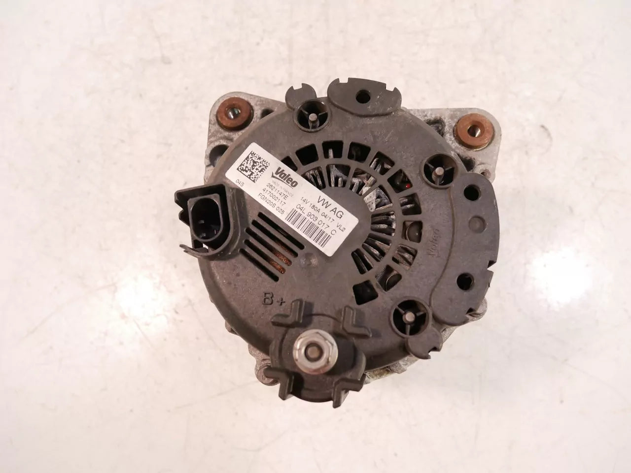 Alternador Audi 2,0 TDI DDDA DDD 04L903017C