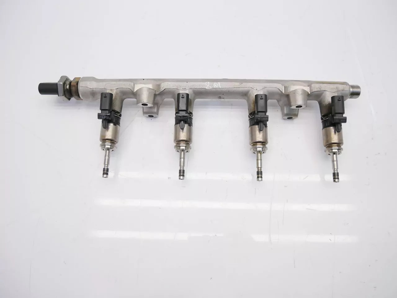 Rampa de inyectores Volkswagen 1,5 TSI DPCA DPC 05E133320 05E906036C