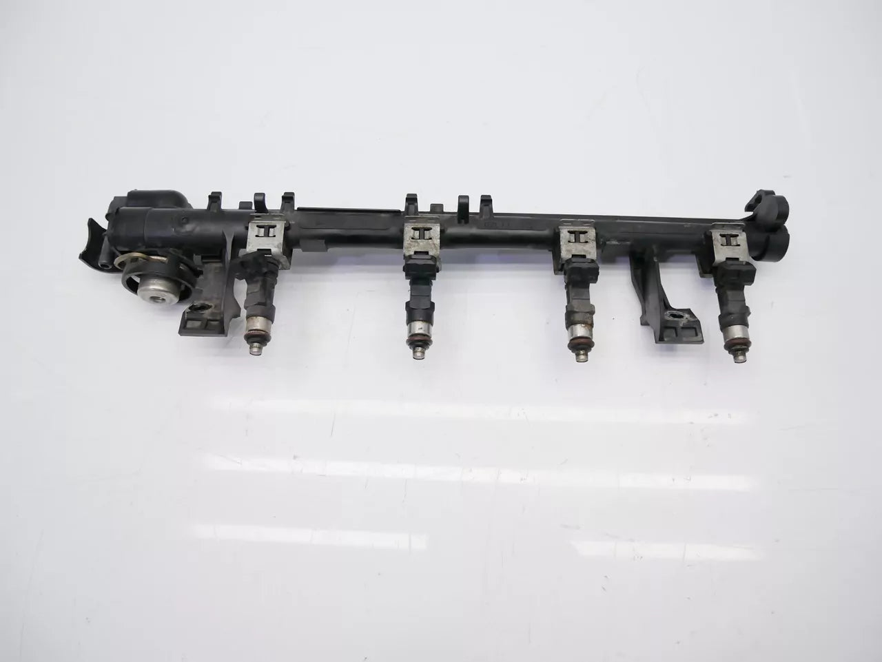 Rampa de inyectores Ford 1,4 gasolina SPJE 8A6G-9H487-CB