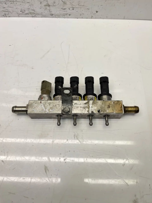 Rampa de inyectores Cadillac 6,2 V8 AWD L92 67R-010185