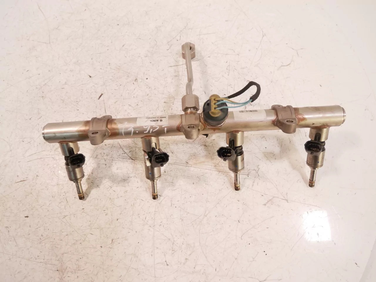 Rampa de inyectores Ferrari 4,3 gasolina F131B48 F131 F131B 247581