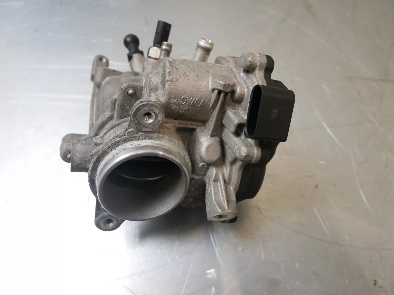 Válvula EGR Volkswagen 2,0 TDI DFGA DFG 04L128637A 04L128059AA
