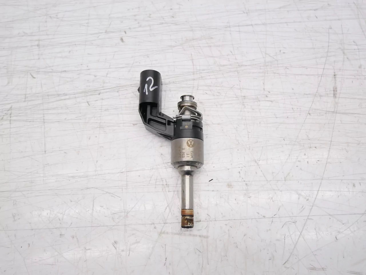 Inyector boquilla de inyección Volkswagen Golf V Jetta III Touran 1,4 TSI BLG 03C906036E