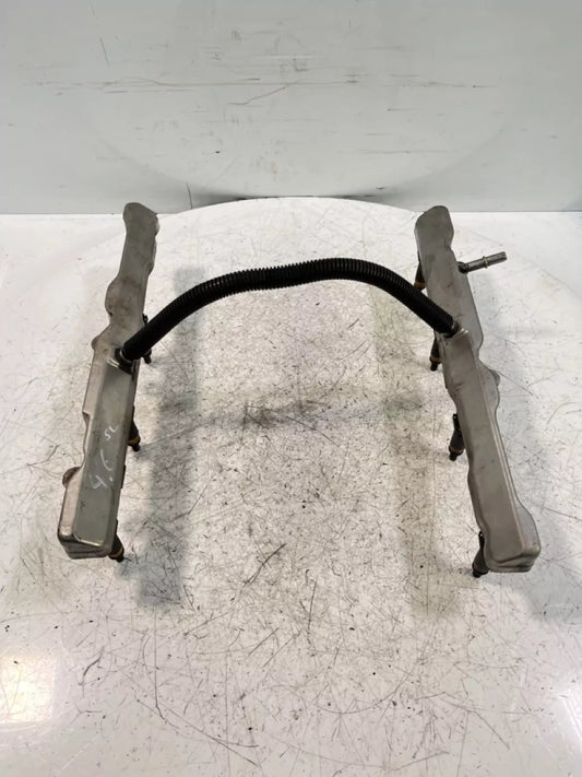 Riel de inyectores Dodge Ram 1500 2500 5.7 Hemi V8 EZH 5301388AC