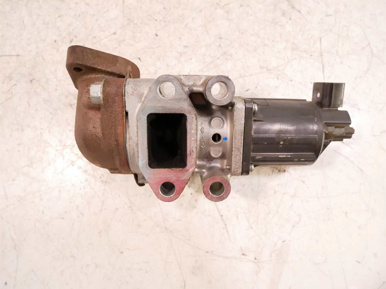 Válvula EGR Válvula de recirculación de gases de escape Mitsubishi 3,2 DI-D 4M41 3K08A