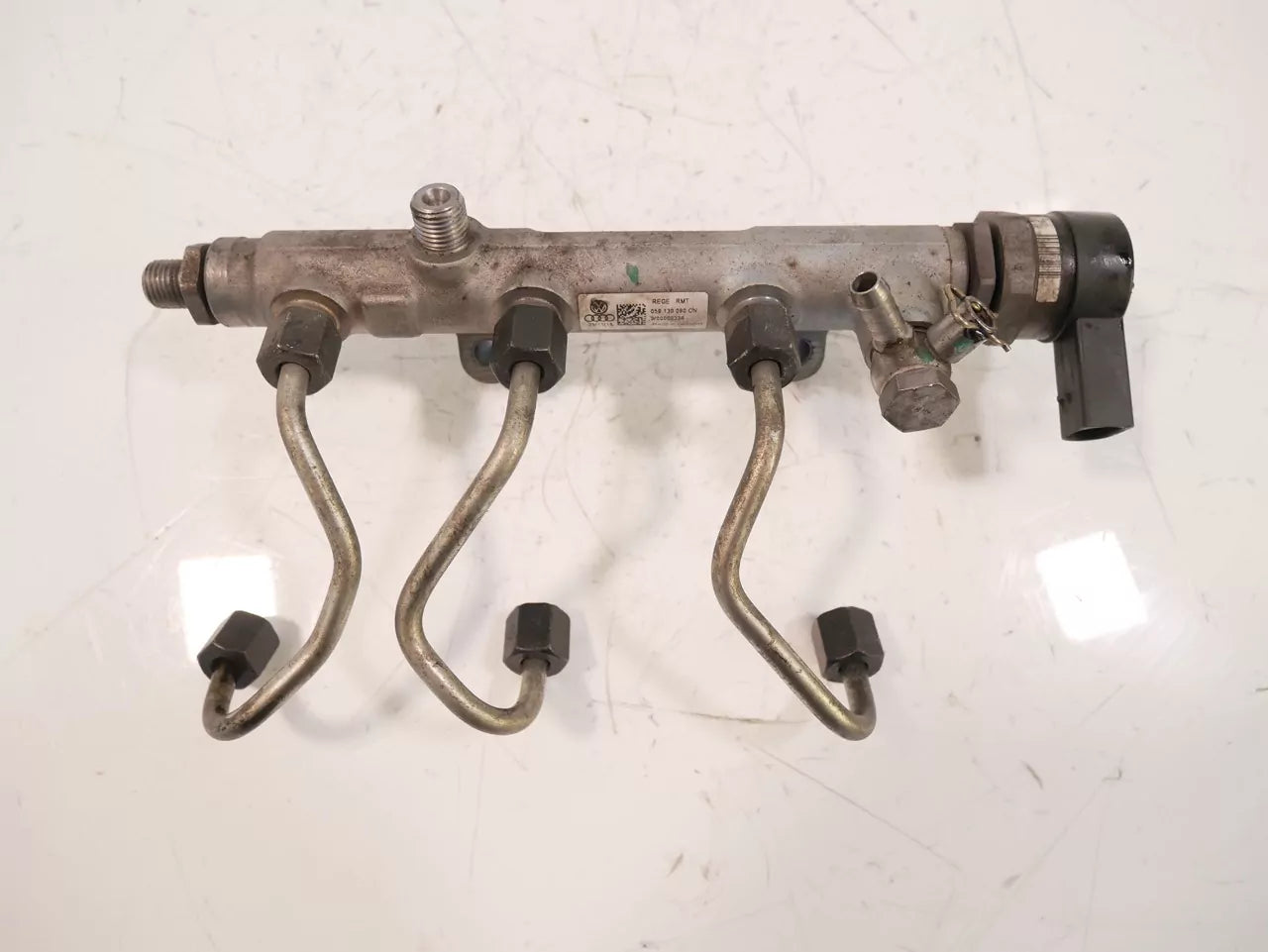Rampa inyectora Audi Porsche 3,0 TDI S CTB CTBA CTBB CTBC MCT.BB MCT.BA MCT.BC 059130090CN