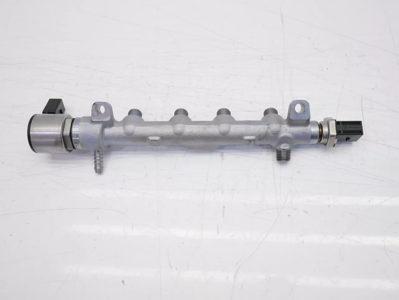 Rampa de inyectores Audi 2,0 40 TDI DTPA DTP 05L130089H