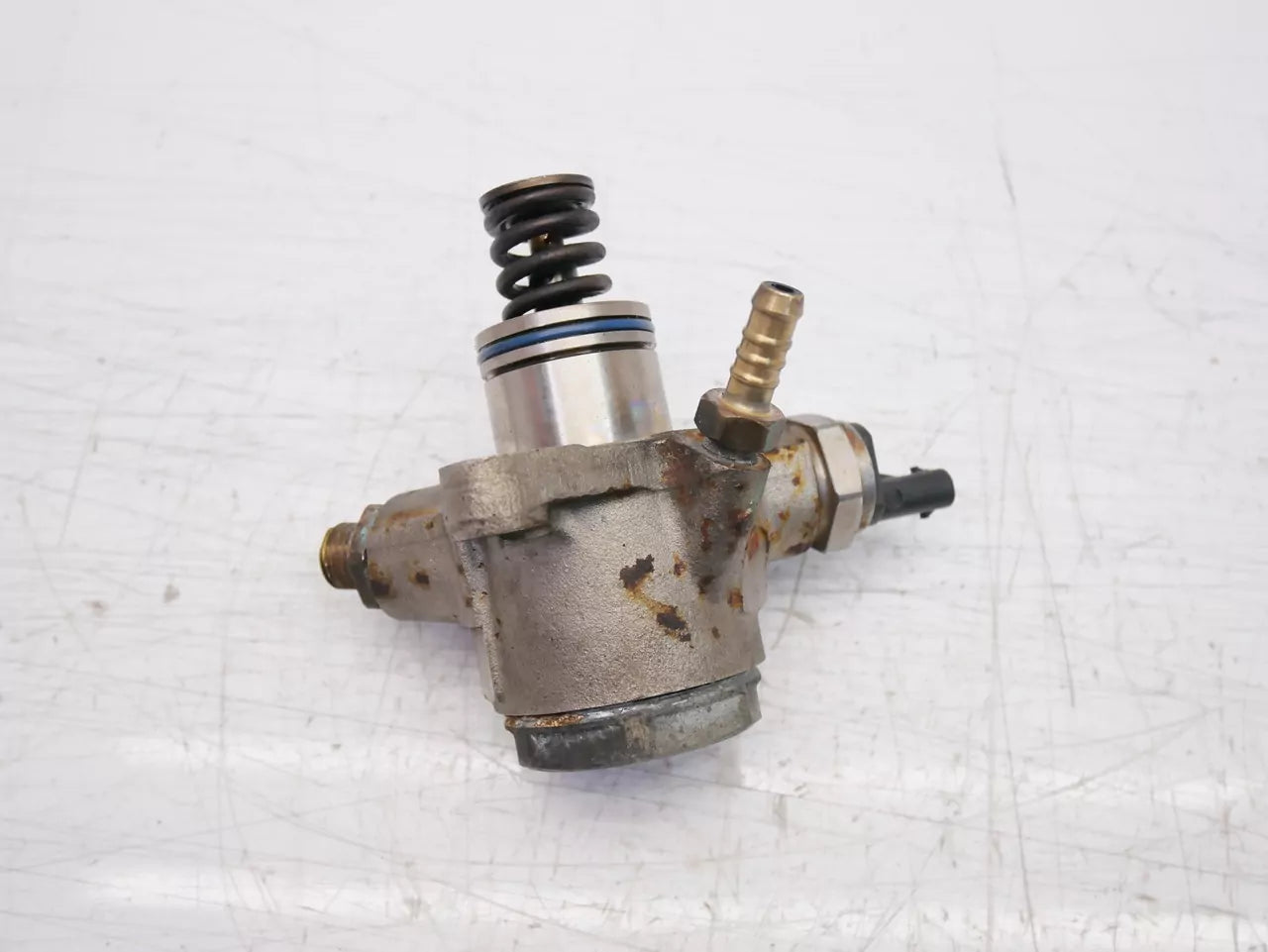 Bomba de combustible Audi 4,0 TFSI CEUC CEU 079127025AF