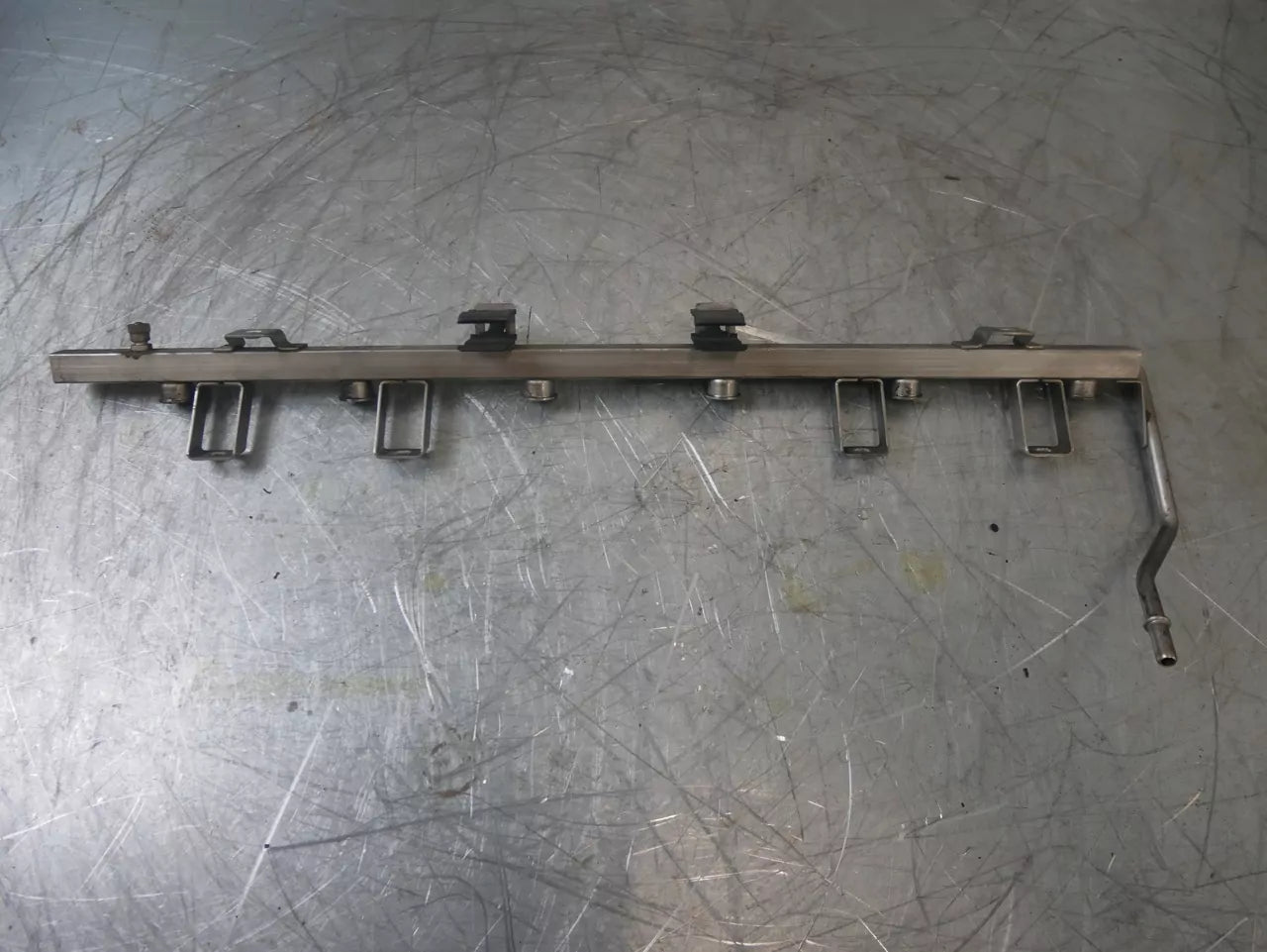 Riel inyector BMW X5 E53 3.0 i xDrive 306S3 M54 M54B30 143982702