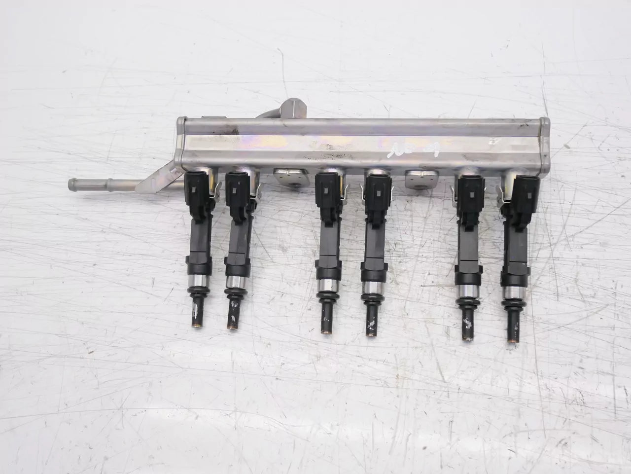 Rampa de inyectores Suzuki 1,0 gasolina K10C