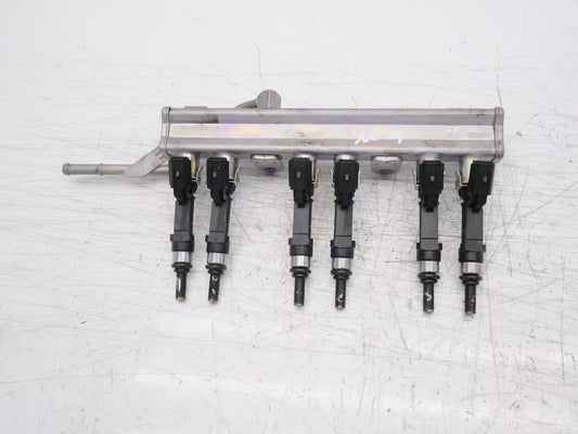 Rampa de inyectores Suzuki 1,0 gasolina K10C