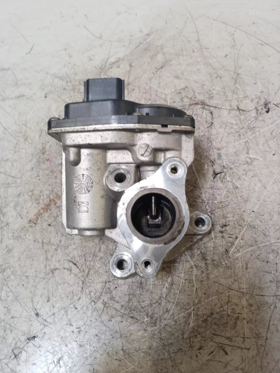 Válvula EGR Mercedes-Benz 1,5 A 180 CDI K9K460 OM607.951 147102557R
