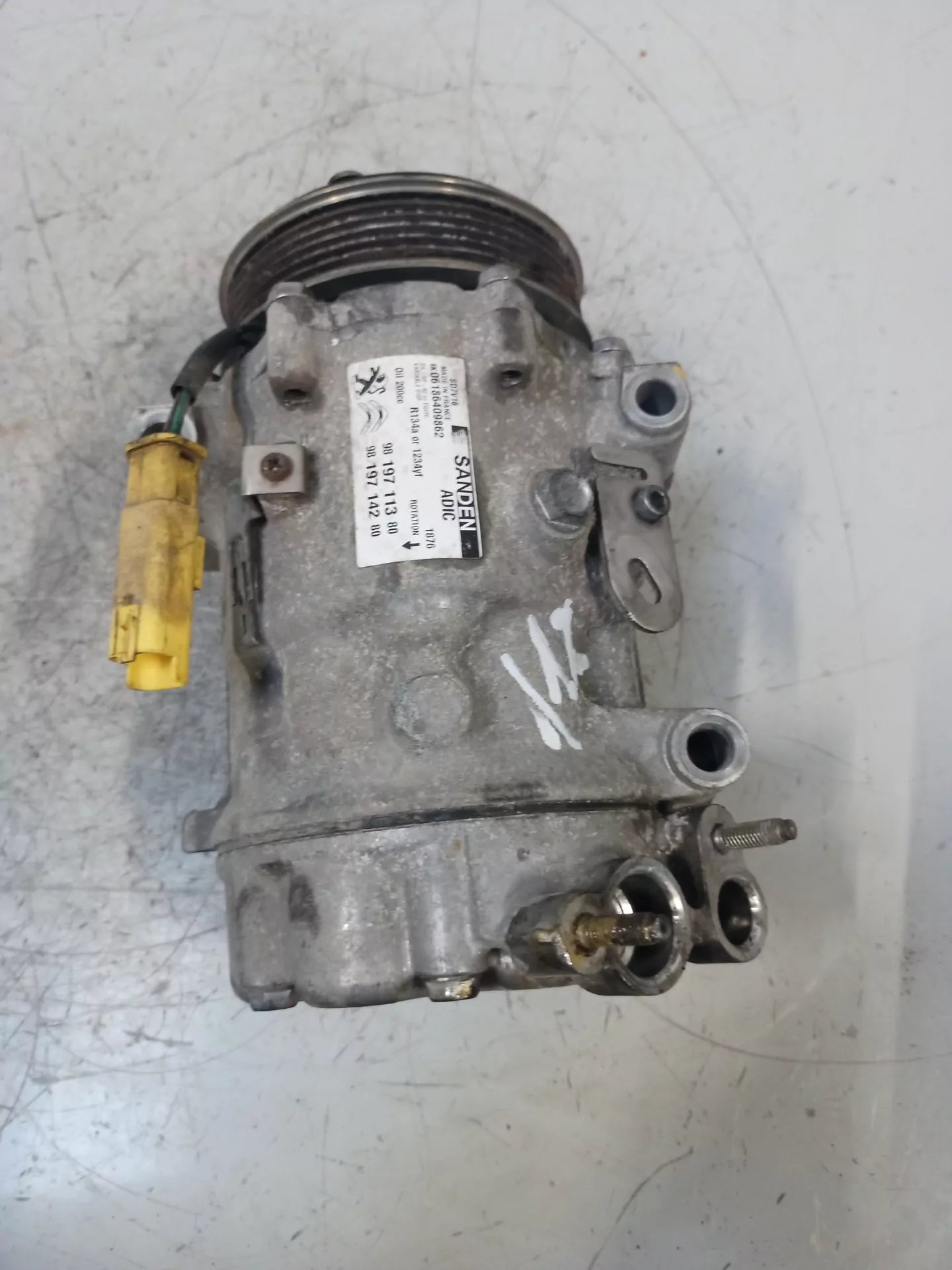 Compresor de aire acondicionado – Peugeot Boxer 2.0 Blue HDI Diesel AHN DW10FUD 9819711380