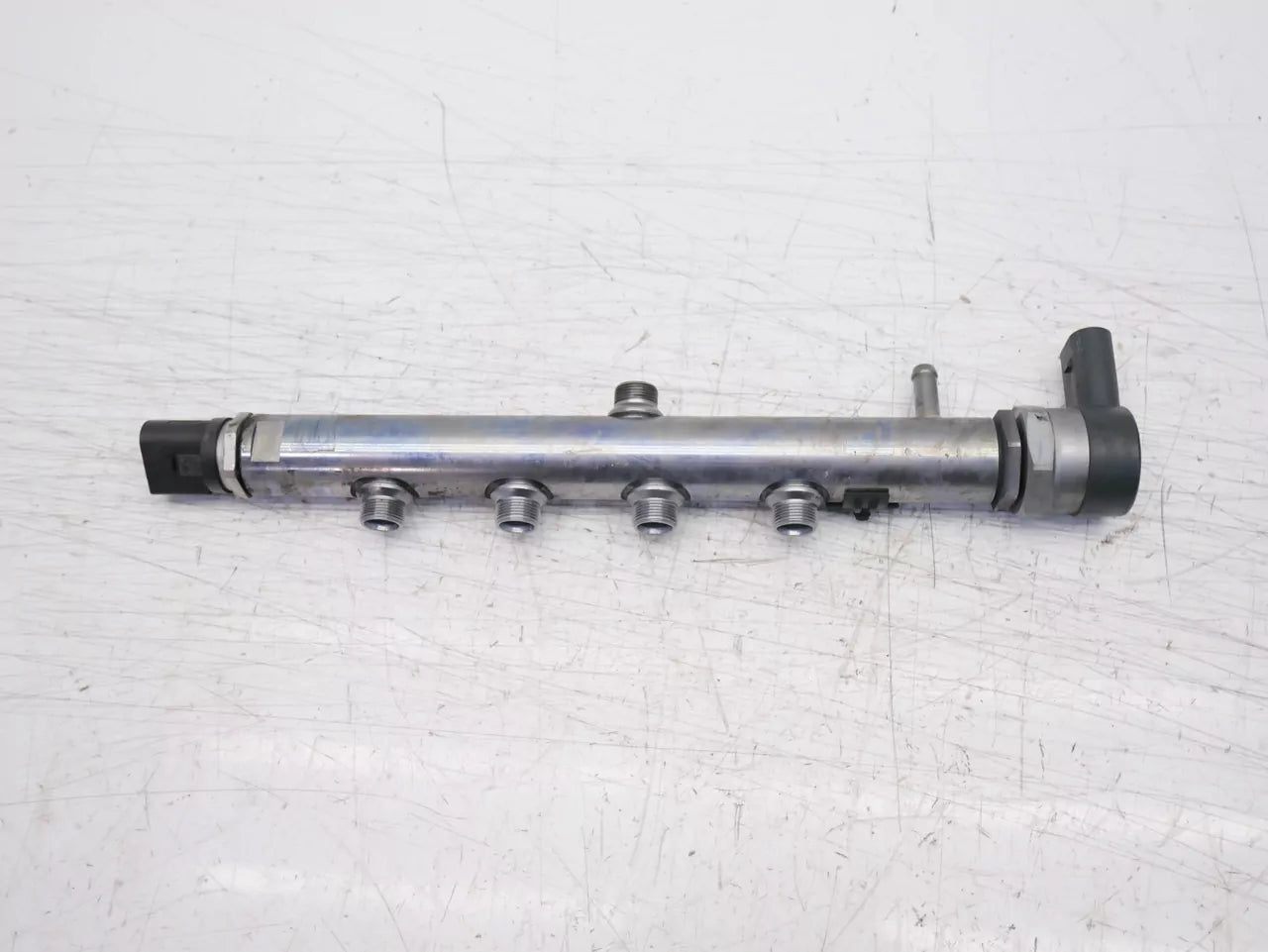 Rampa inyectora Mercedes-Benz 2,2 E 220 d OM654.920 654.920 A6540700095