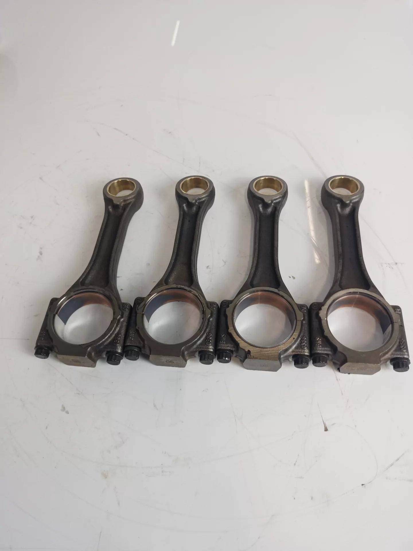4 x bielas Audi Seat Skoda Volkswagen A3 Octavia Golf Touran 1,9 TDI BXE 038105401j