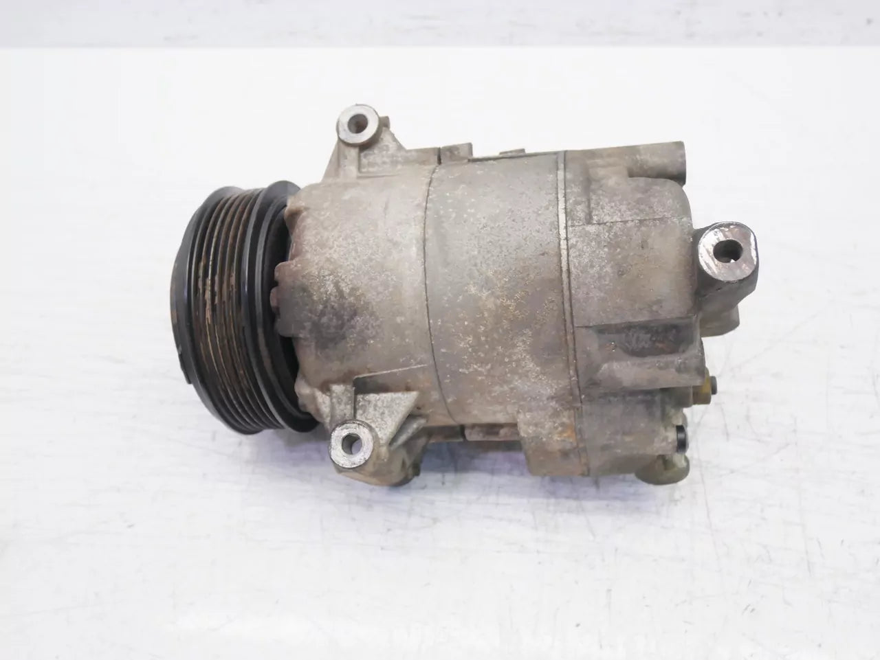 Compresor de aire acondicionado Opel 1,6 A16XER LDE 401351739