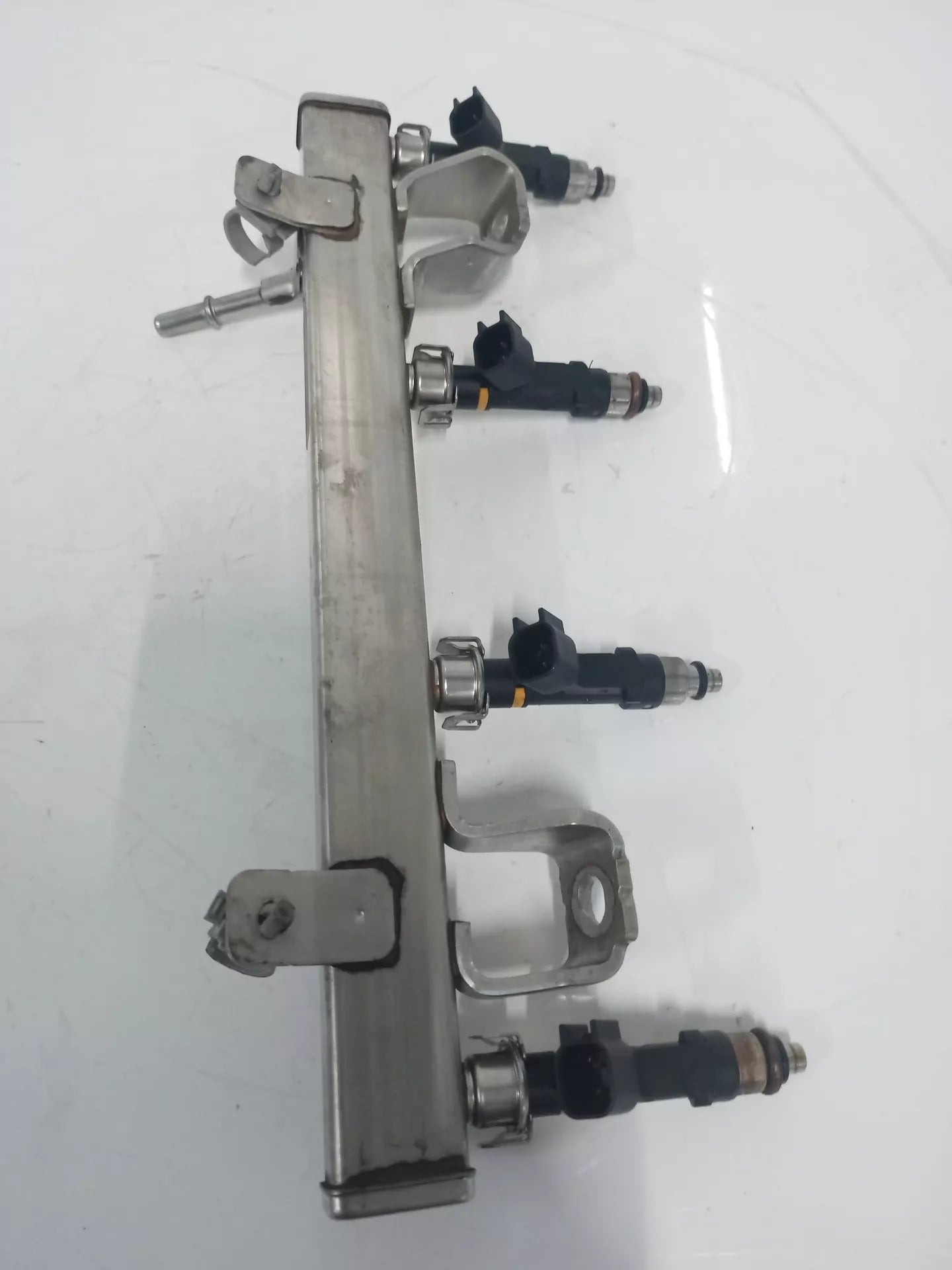 Riel inyector Mazda MX-5 III MK3 NC 2.0 gasolina LF LFG7