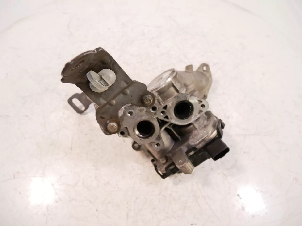 Válvula EGR Peugeot Citroen 1,6 BlueHDI BH02 BHY DV6FD 9833095880